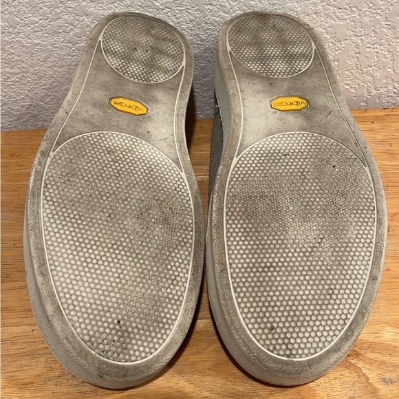 Allen Edmonds - Picture 4 of 8